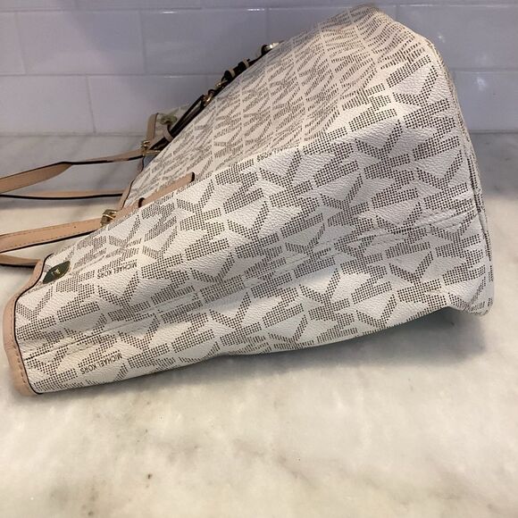 Michael Kors Monogram Carry All Tote Bag - Picture 7 of 15